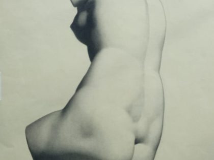 Pablo Diego: Venus, 2022. Carboncillo sobre papel Roma, 63x48 cm