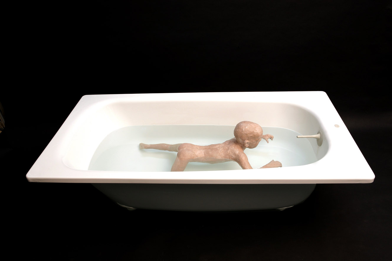 Bebé en una bañera